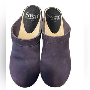 Sven Original	Women's Purple Leather Clogs